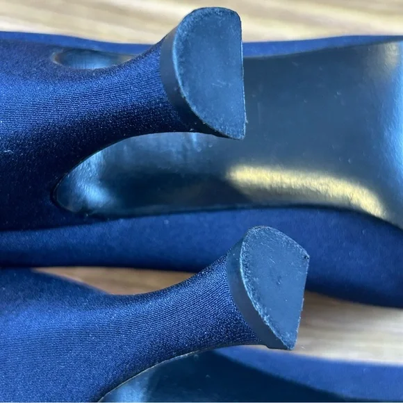Vintage Stuart Weitzman Lorraine Navy Blue Fabric Pumps Worn Once - Size 8.5 - Picture 7 of 12